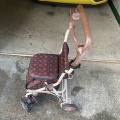 シニアカー　　手押し車
の画像