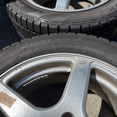 スタッドレスタイヤ　205/55R16の画像
