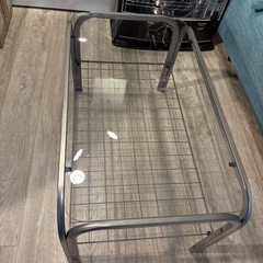 ガラステーブルの画像