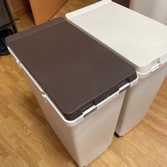 ゴミ箱の画像