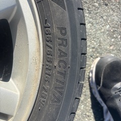 スズキ純正タイヤ、ホイールセットの画像
