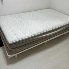 ニトリベッド(セミダブル)の画像