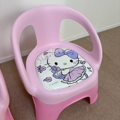 ハローキティ・アールチェア　子供イス2脚の画像