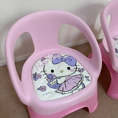 ハローキティ・アールチェア　子供イス2脚の画像