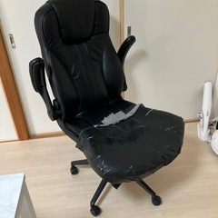 AGURAチェア　PUブラック（座面ポリウレタン剥がれ貼るレザー貼り付け） の画像