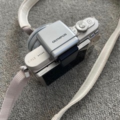 OLYMPUS E-PL8 一眼レフカメラ　カメラの画像