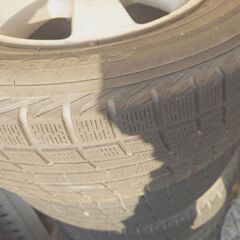 スタッドレスタイヤ+アルミホイルの画像