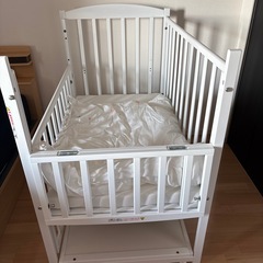 ベビーベッド　マットレス　布団付きの画像