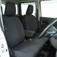 新しめの車が入荷！このモデルからリアワンタッチフラットに対応し、使い勝手が大幅にアップ♪収納スペースも多彩なスペーシアが入荷しました。の画像