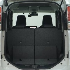 新しめの車が入荷！このモデルからリアワンタッチフラットに対応し、使い勝手が大幅にアップ♪収納スペースも多彩なスペーシアが入荷しました。の画像