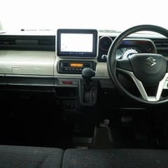 新しめの車が入荷！このモデルからリアワンタッチフラットに対応し、使い勝手が大幅にアップ♪収納スペースも多彩なスペーシアが入荷しました。の画像