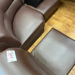 【リサイクルショップどりーむ鹿大前店】No.3390　3人掛けローソファ　ブラウン調　美品♪　お安くなってます♪　の画像
