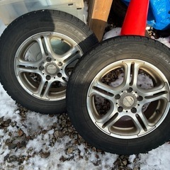 スタッドレスタイヤ　２０５／６５/15 5穴の画像