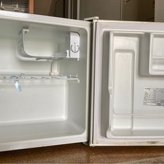 無料！
中古　小型冷蔵庫　単身者用の画像