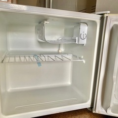無料！
中古　小型冷蔵庫　単身者用の画像