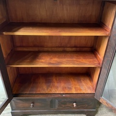民芸家具 書棚 本棚 ガラスキャビネット アンティーク家具 ガラス扉 和家具の画像