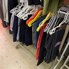 服　衣類　子供服　制服　ブラウス　メンズ　手袋　コナンひざ掛け　アディダス　ユニクロ　GU  パーカー　トレーナー　スウェット　パンツ　アウター　ジャンパー　セーター　Tシャツ　ロンT ワンピース　キャミソール　タンクトップ　半ズボン　スカート　ジャケット　ジーパンの画像