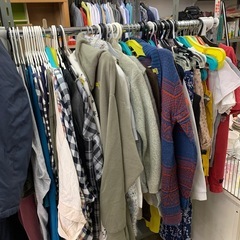 服　衣類　子供服　制服　ブラウス　メンズ　手袋　コナンひざ掛け　アディダス　ユニクロ　GU  パーカー　トレーナー　スウェット　パンツ　アウター　ジャンパー　セーター　Tシャツ　ロンT ワンピース　キャミソール　タンクトップ　半ズボン　スカート　ジャケット　ジーパンの画像