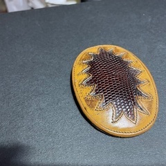 トニーラマ製、革バックルの画像