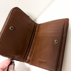 【牛革×大容量】二つ折り財布 L字ファスナー 茶 大容量 カード10枚収納の画像