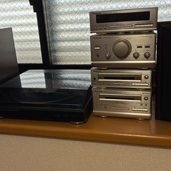 システムコンポandレコードプレーヤーの画像