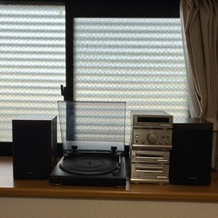 システムコンポandレコードプレーヤーの画像