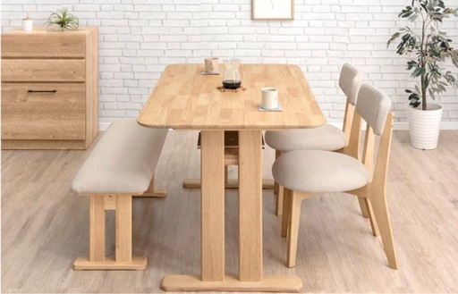 美品ダイニングテーブルセット4人掛け用(椅子2脚ベンチ)  決まりました