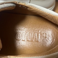 MMO白スニーカーの画像