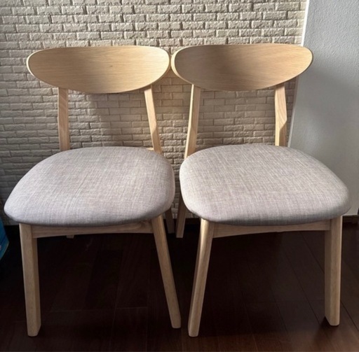 美品ダイニングテーブルセット4人掛け用(椅子2脚ベンチ)  決まりました