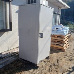 米　保冷庫　菜庫　道具入れ　冷蔵庫の画像
