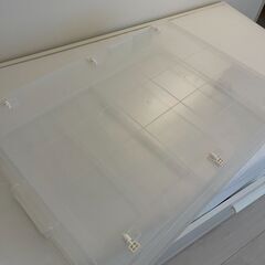 ニトリ ベッド下収納ボックス 蓋付きキャスター付き (80×58×16cm) 半透明の画像