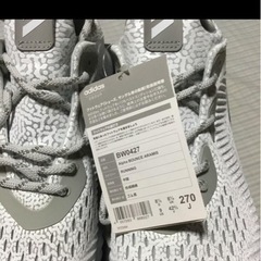 adidasシューズの画像