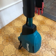 【店頭お渡し限定】（25-11-17）マキタ　充電式刈払機　AMUR001Gの画像