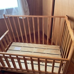 ベビーベッドの画像