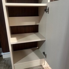 Wi-Fi ケーブル収納　　　パソコンデスクの画像