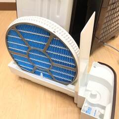 ss7874　シャープ 加湿空気清浄機 ブラウン KI-AX70-T ～31畳 取扱説明書付 元箱付 SHARP プラズマクラスター25000 加湿器 こげ茶 3.6L 気化式 乾燥対策 脱臭 花粉 ホコリ PM2.5 加湿空気清浄機 中古の画像