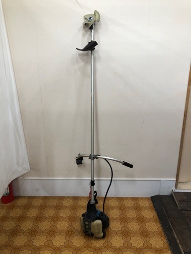 【店頭お渡し限定】（25-11-18）マキタ　エンジン式刈払機　MEM2300U