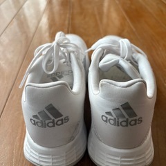 アディダス　ランニングシューズの画像