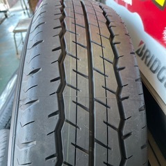 ハイエース　２００系　ほぼ新車外し　１９５／８０Ｒ１５　１０７／１０５　ＬＴ　４本セット　２０２４年製　ダンロップＳＰ１７５Ｎの画像