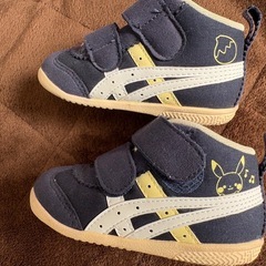 asicsピカチュウ13cm【美品】の画像