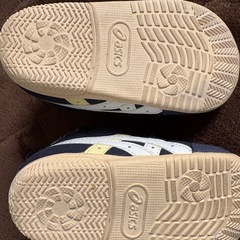 asicsピカチュウ13cm【美品】の画像