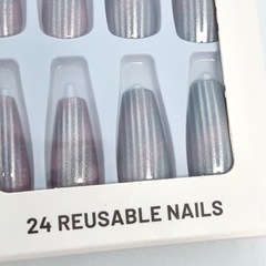 【新品】ネイルチップ　バカラネイルの画像