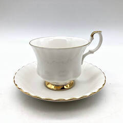ss7889　ロイヤルアルバート カップ＆ソーサー 2客セット オールドカントリーローズ バルドール Royal Albert Old Country Roses Val D'or C/S 洋食器 陶磁器 コレクション 花柄 白地 ティーカップ 紅茶 コーヒー ロイヤルアルバート 中古の画像