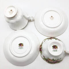 ss7889　ロイヤルアルバート カップ＆ソーサー 2客セット オールドカントリーローズ バルドール Royal Albert Old Country Roses Val D'or C/S 洋食器 陶磁器 コレクション 花柄 白地 ティーカップ 紅茶 コーヒー ロイヤルアルバート 中古の画像
