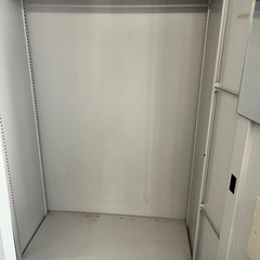 【数日限定品】オフィスロッカー鏡付き！大容量！！の画像