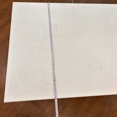 白いテーブルの画像