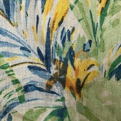 ボタニカルなトップスの画像