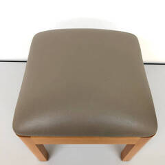 ss7902　ドレッサースツール スクエア レザー調 グレージュ 木脚 ミニスツール 四角 クッションスツール 木製 椅子 イス ローチェア スツール 中古の画像