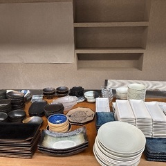 ビールジョッキ🍻や食器類、テーブル等、色々あります♡の画像