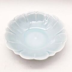 ss7903　快山窯 青白磁 兆花文六寸鉢 2個セット 共箱付 中鉢 ペールブルー 陶磁器 食器 水色 盛鉢 ボウル 深皿 和食器 工芸品 兆花文六寸鉢 未使用品の画像